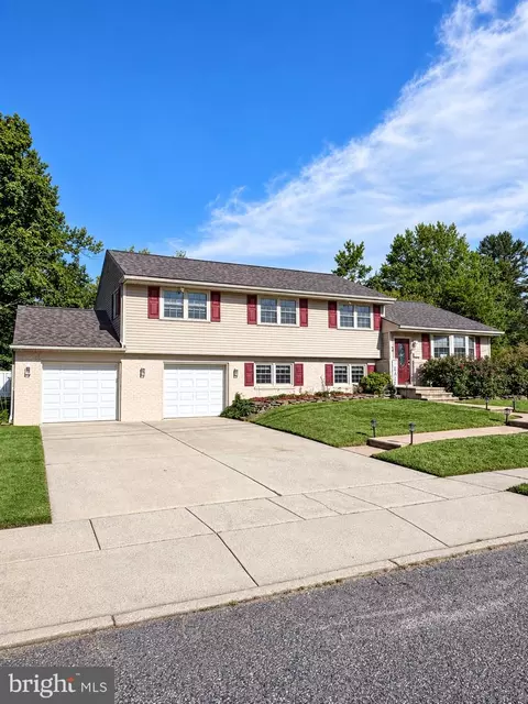 3 Meadow Ln, West Deptford, NJ 08096