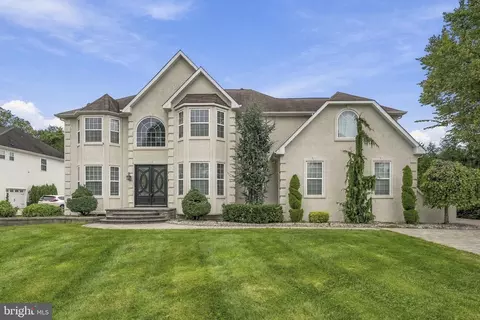 4 Alison Ct, Woodbury, NJ 08096