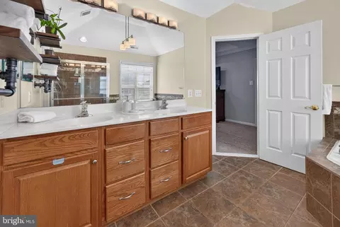 Entry Way - 51 Providence Rd, Mickleton, NJ 08056 photo 8 of 9
