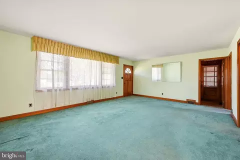 Living - 51 Quaker Rd, Mickleton, NJ 08056 photo 1 of 2