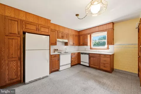Kitchen - 51 Quaker Rd, Mickleton, NJ 08056 photo 1 of 3