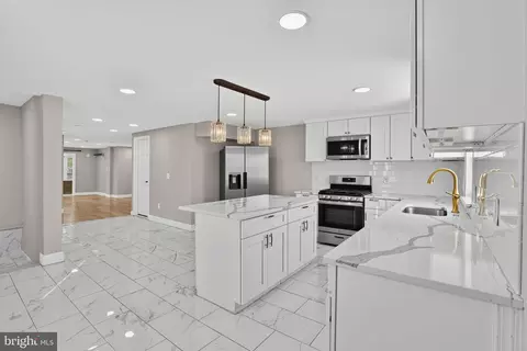 1771 Delsea Dr, Woodbury, NJ 08096