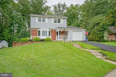 13 Avon Ct, Blackwood, NJ 08012