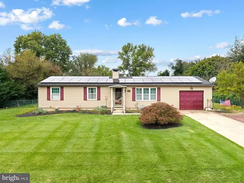 109 Ridgeway Ln, Mullica Hill, NJ 08062