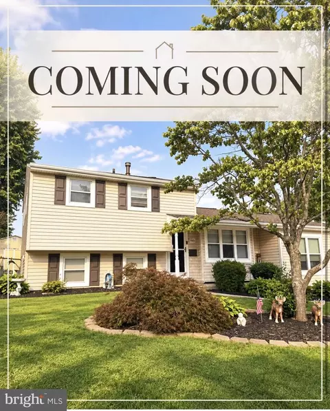 948 Lois Dr, Williamstown, NJ 08094