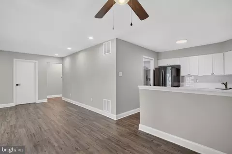 Entry Way - 1 Devon Pl, Sewell, NJ 08080 photo 2 of 3