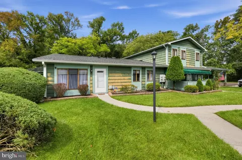 89 Woodway Dr, West Deptford, NJ 08066