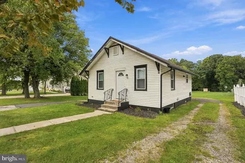 30 High St, Mullica Hill, NJ 08062