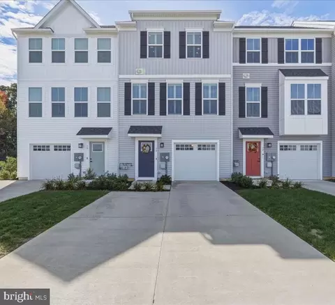 74 Sand Hills Dr, Williamstown, NJ 08094
