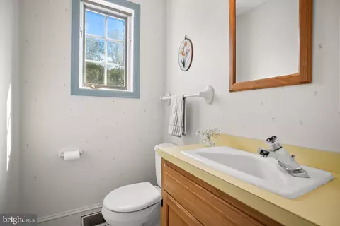 Bath - 552 Hereford Ln, Mickleton, NJ 08056 photo 1 of 3