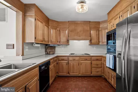 Kitchen - 552 Hereford Ln, Mickleton, NJ 08056 photo 2 of 3