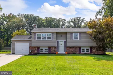 90 Myrtle Ave, Mickleton, NJ 08056