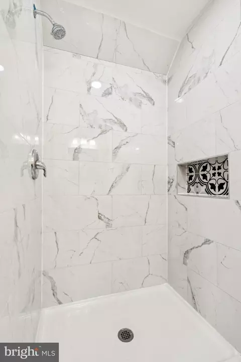 Bath - 457 Wesley Ave, Pitman, NJ 08071 photo 2 of 3