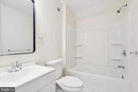 Bath - 457 Wesley Ave, Pitman, NJ 08071 photo 3 of 3