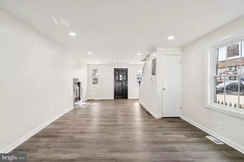 Living - 457 Wesley Ave, Pitman, NJ 08071 photo 3 of 3