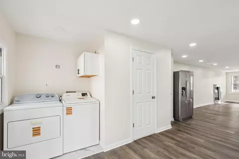 Entry Way - 457 Wesley Ave, Pitman, NJ 08071 photo 4 of 7