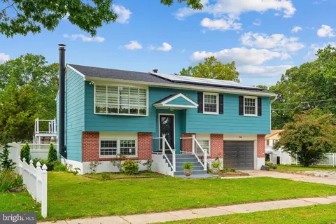 1566 Lafayette St, West Deptford, NJ 08086