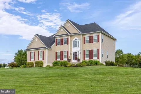 6 Meadowlark Dr, Swedesboro, NJ 08085