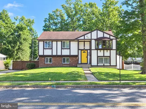 31 White Birch Rd, Turnersville, NJ 08012