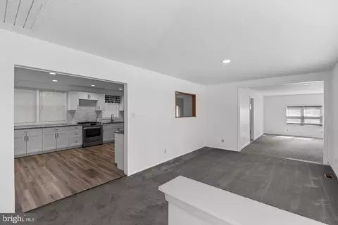 Living - 85 Myrtle Ave, Mickleton, NJ 08056 photo 4 of 8