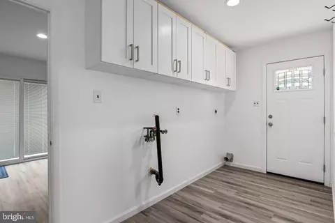 Entry Way - 85 Myrtle Ave, Mickleton, NJ 08056 photo 5 of 6