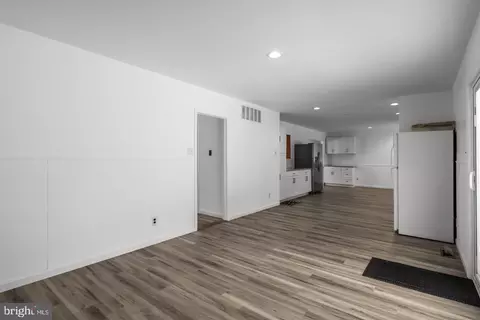 Entry Way - 85 Myrtle Ave, Mickleton, NJ 08056 photo 4 of 6