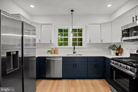 Kitchen - 20 E Woodland Ave, Pitman, NJ 08071 photo 2 of 5