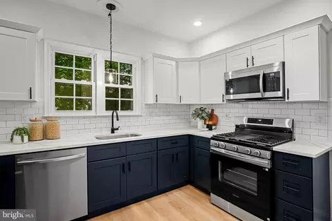 Kitchen - 20 E Woodland Ave, Pitman, NJ 08071 photo 3 of 5