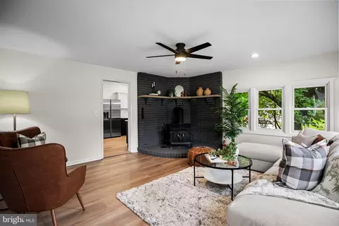 Living - 20 E Woodland Ave, Pitman, NJ 08071 photo 4 of 5