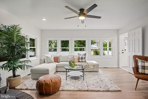 Living - 20 E Woodland Ave, Pitman, NJ 08071 photo 5 of 5
