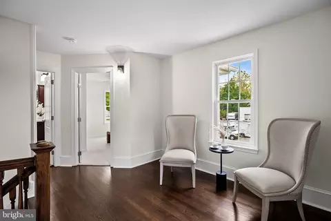 Entry Way - 20 E Woodland Ave, Pitman, NJ 08071 photo 3 of 4