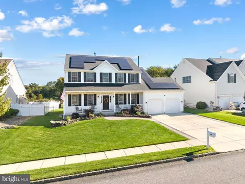 14 Honeysuckle Dr, Sewell, NJ 08080