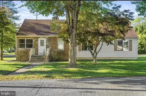 449 Chestnut St, Williamstown, NJ 08094