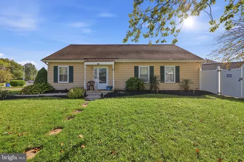 9 Hamilton St, Swedesboro, NJ 08085