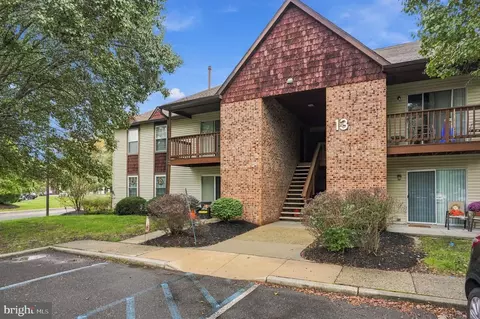 137 Alpha Ct, Blackwood, NJ 08012