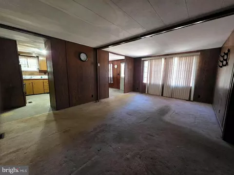 Living - 799 Ferrell Rd, Monroeville, NJ 08343 photo 3 of 6