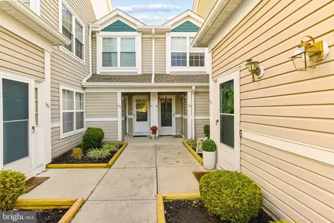 220 Steeplechase Ct, Woodbury, NJ 08096