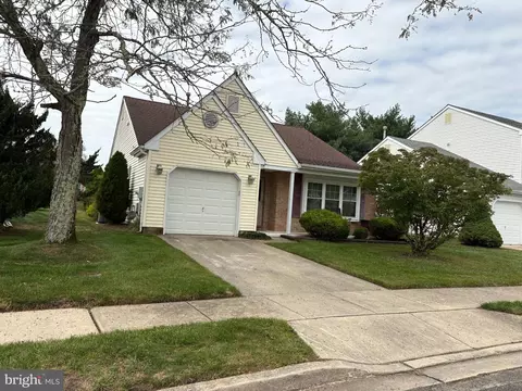 342 Martinique Dr, Williamstown, NJ 08094