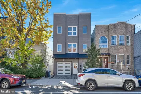 131 Zabriskie St #2, Jersey City, NJ 07307