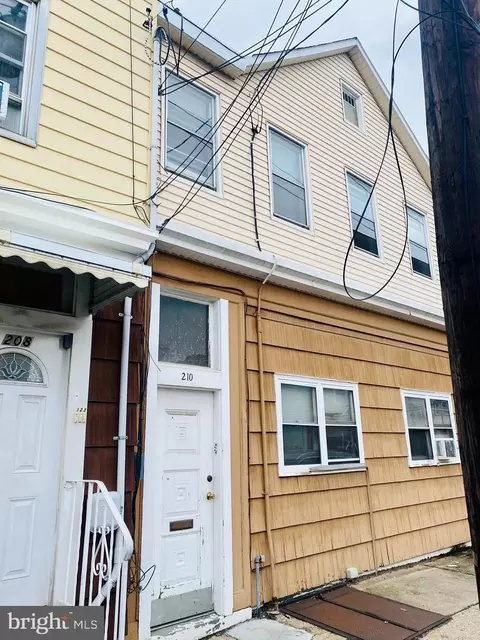 210 N 3rd St, Harrison, NJ 07029