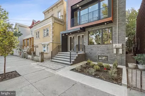 865 Summit Ave #1, Jersey City, NJ 07307