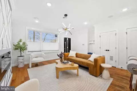 865 Summit Ave #1, Jersey City, NJ 07307