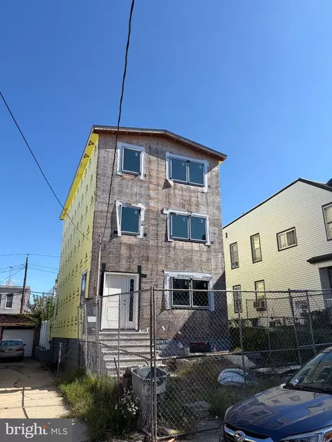 296 Armstrong Ave, Jersey City, NJ 07305