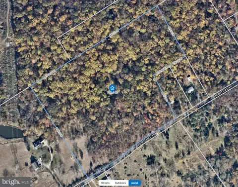 25 Hewitt Rd, Lambertville, NJ 08530