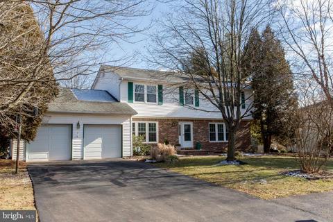 7 Aberdeen Cir, Flemington, NJ 08822