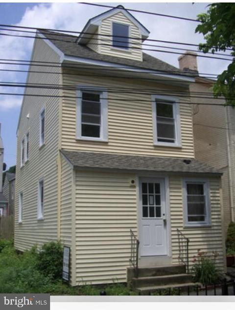 54 Grants Aly, Lambertville, NJ 08530