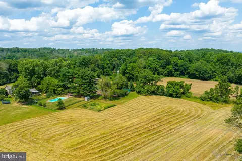 489 Sergeantsville Rd, Flemington, NJ 08822