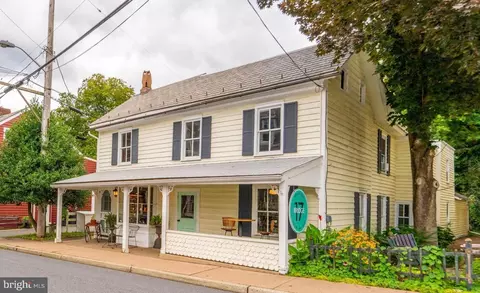 17 Bridge St, Milford, NJ 08848