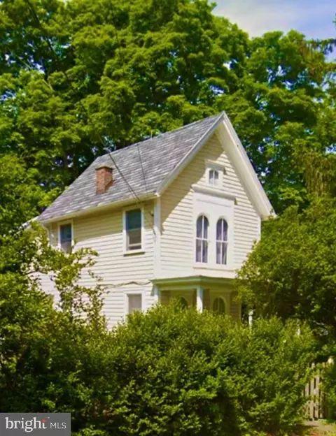 221 Brunswick Ave, Lambertville, NJ 08530