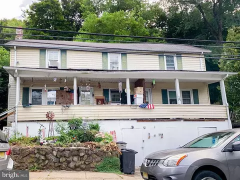 93 Main St, Glen Gardner, NJ 08826